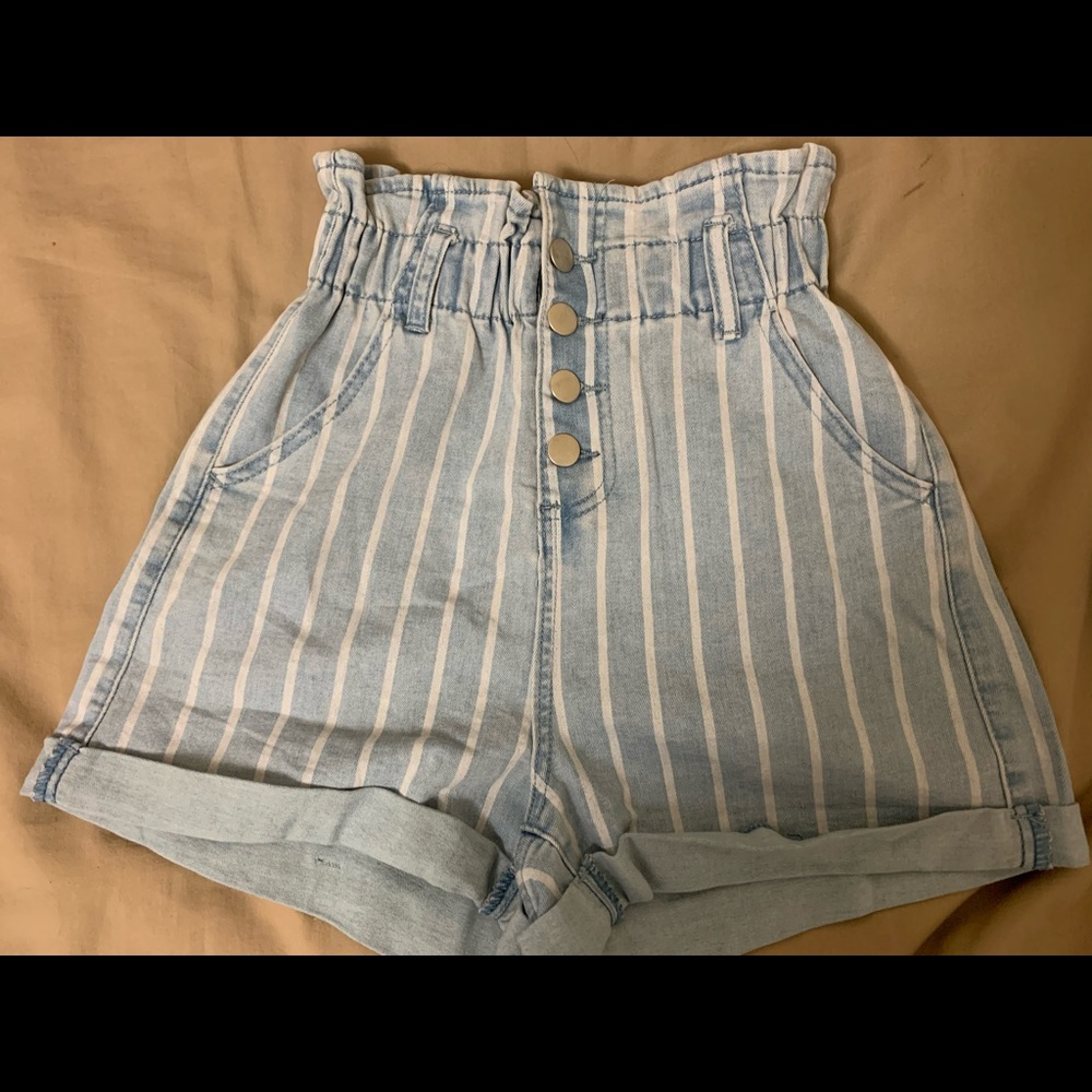 Pretty Little Thing ruffle shorts